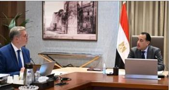 مدبولى يتابع مع وزير البترول ملفات العمل