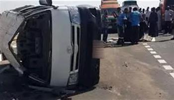   إصابة 5 طالبات فى انقلاب ميكروباص بطريق قنا الصحراوى الغربى