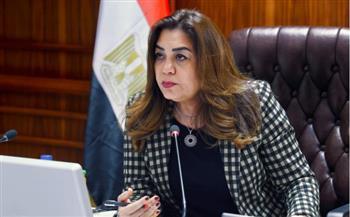 وزيرة التنمية المحلية تتفقد موقف تنفيذ عدد من مشروعات الطرق الحيوية بأسوان