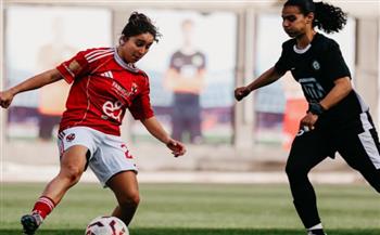   الأهلي يهزم البنك برباعية في دوري الكرة النسائية