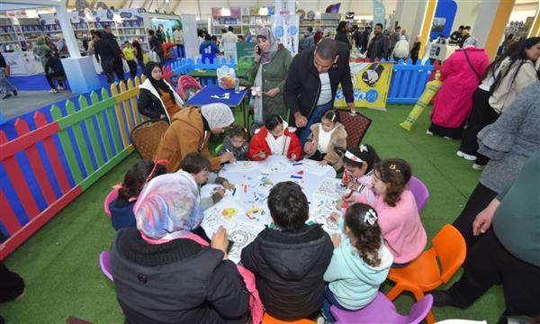 معرض الكتاب .. جناح الطفل يجذب الأسر والأطفال بفعاليات ثقافية متنوعة