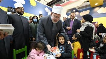   قيادات الأزهر يتفقدون جناح الأزهر بمعرض القاهرة الدولي للكتاب