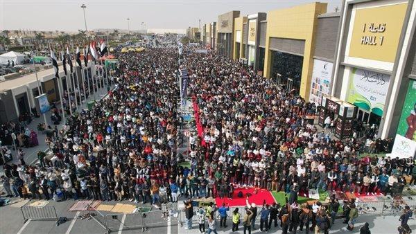 في يوم واحد.. 750 ألف زائر لمعرض القاهرة الدولي للكتاب