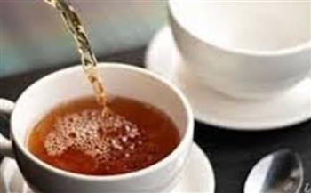 رغوة الشاي: حقيقة خطأ شائع وتأثيره على الحديد والهضم