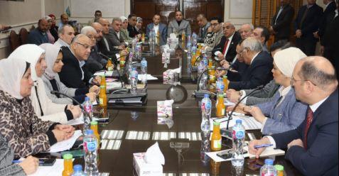 عطية يعقد اجتماعاً مع نواب البرلمان لمناقشة الخطة الاستثمارية للعام 2026/2027