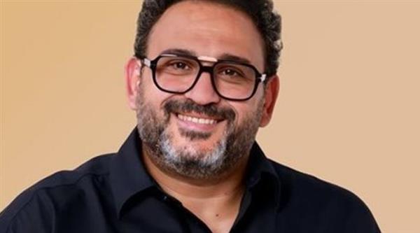 رمضان 2026.. أكرم حسني يتعاقد على المسلسل الإذاعي فات المعاش على راديو إنرجي
