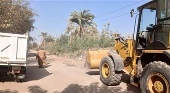   رفع 24 طنا من المخلفات والتراكمات بقرى أبوتشت فى قنا