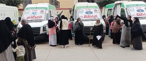 محافظ دمياط : علاج 1424 مواطنا في قافلة مجانية بقرية السوالم