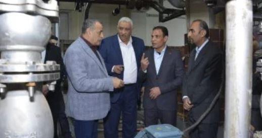 وزير الإنتاج الحربي يتابع سير العملية الإنتاجية بشركة أبو زعبل للكيماويات
