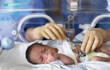 الولادة المبكرة تزيد خطر مضاعفات الفيروس المخلوي التنفسي لدى الرضع