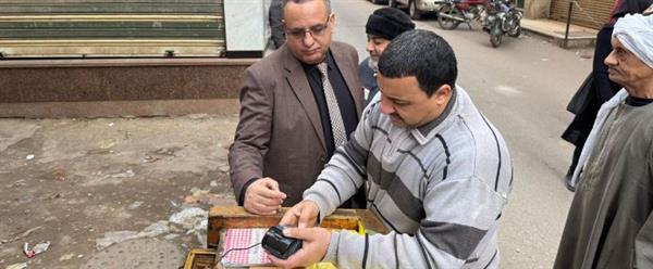 تموين الدقهلية يداهم مصنعاً بدون ترخيص يزور علامات تجارية للزيوت