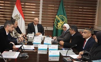   محافظ القليوبية يناقش مستجدات مشروع تطوير الكورنيش وممشي أهل مصر ببنها 