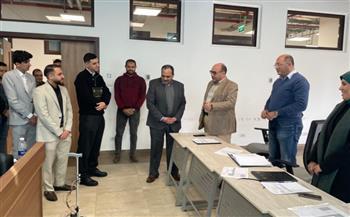 رئيس "بنها الأهلية" يتفقد مناقشات مشاريع تخرج أول دفعة بكلية الهندسة
