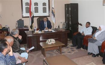   محافظ قنا يشدد على تفعيل قانون حماية الطفل وتكثيف حملات المرور الميداني