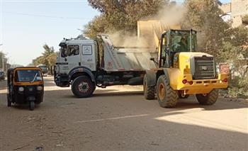   رفع 22 طنًا من التراكمات والمخلفات الصلبة بقوص قنا