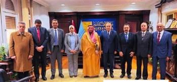 رئيس جامعة الإسكندرية يستقبل قنصل عام السعودية
