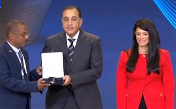   رئيس الوزراء يكرم الفائزين في جائزة مصر للتميز الحكومي
