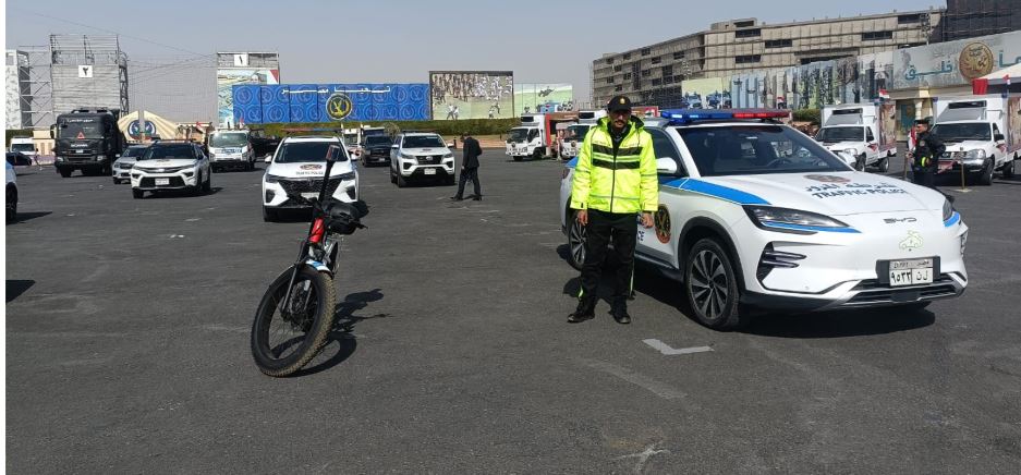 عروض قتالية ومركبات حديثة في معرض «عيد الشرطة 74»