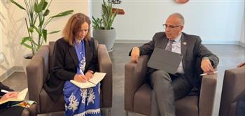   وزير الرى يلتقى بمبعوثة المياه الفنلندية ونائب وزير البيئة الألماني لتعزيز سبل التعاون المشترك