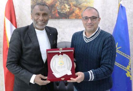 وفد الجمعيات والأندية النوبية يهنئ محافظ أسوان بجوائز التميز الحكومى