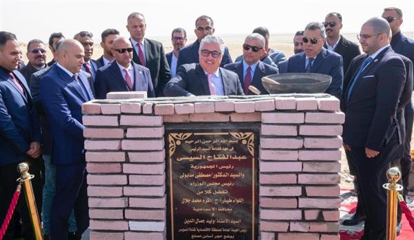 وضع حجر أساس مصنع "إندستريال هاوس" للمنتجات الجبسية بـ"وادي التكنولوجيا"