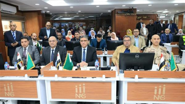 محافظ الجيزة يتابع أعمال فتح لجان جولة إعادة انتخابات مجلس النواب بـ٧ دوائر من داخل مركز السيطرة