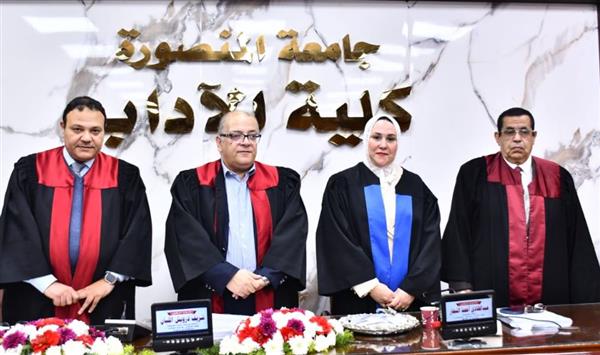 "الاستقطاب السياسي في مواقع التواصل الاجتماعي" في رسالة ماجيستير