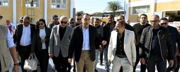 رئيس الوزراء يتفقد محطة رفع صرف صحي «الرياينة» ضمن مشروعات «حياة كريمة» بالأقصر