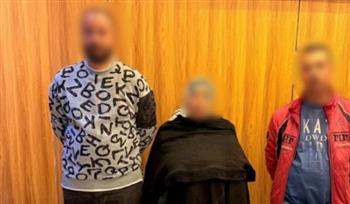   القبض على 3 أشخاص يوزعون رشاوى على الناخبين في أكتوبر