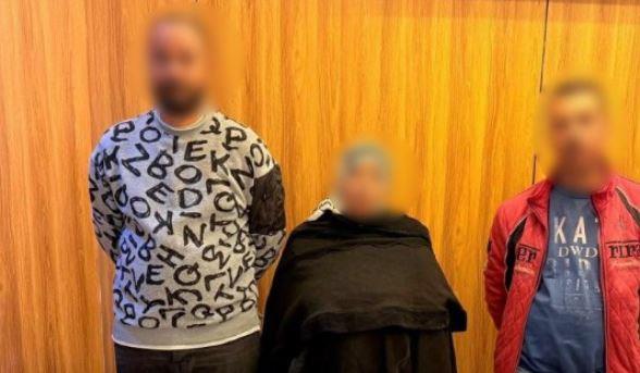 القبض على 3 أشخاص يوزعون رشاوى على الناخبين في أكتوبر