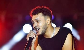   ويجز ينفي الاعتزال ويعلن زواجه