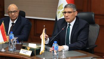   "النجار" يشدد على ضبط المخالفات وتحسين الانضباط بالجيزة