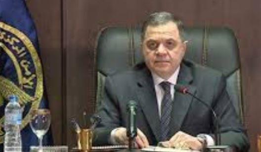وزير الداخلية يؤدي صلاة الجمعة بمسجد الشرطة