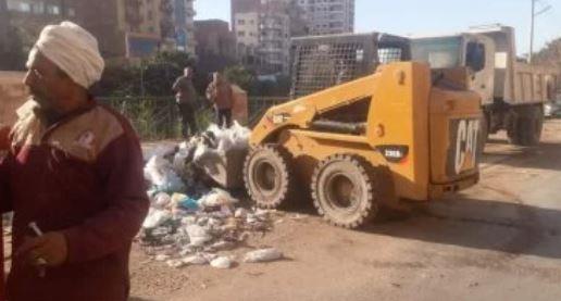 رفع 40 طن من القمامة والمخلفات الصلبة بمنطقة حي غرب سوهاج