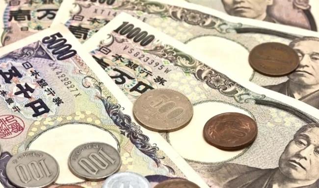 اليابان تنفي التدخل في سوق الصرف لوقف تراجع الين