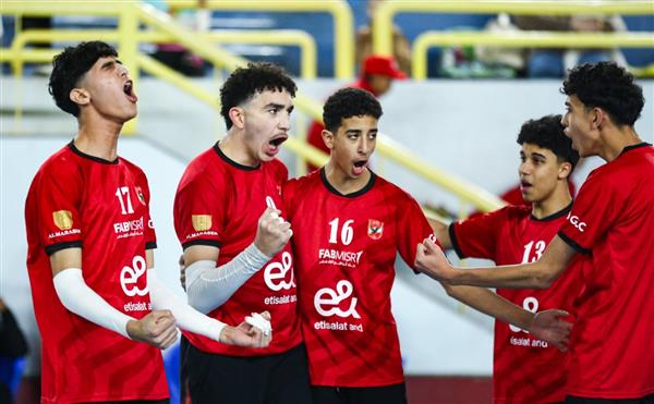 الأهلي يتوج بدوري المرتبط للطائرة بعد فوز مثير على الزمالك