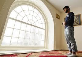   هل الحركة في الصلاة تبطلها؟