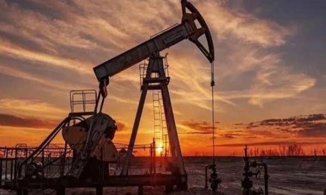 النفط يتراجع 1% خلال نهاية التعاملات اليوم الثلاثاء