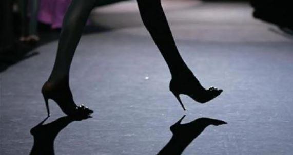 الجاذبية الحقيقية للمرأة… أكثر من مجرد كعب عالي