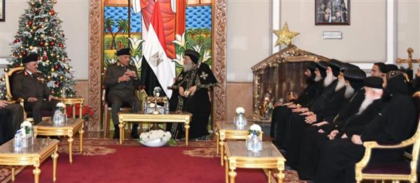 وزير الدفاع يهنئ البابا تواضروس بمناسبة عيد الميلاد المجيد