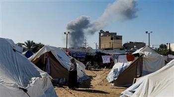 استشهاد 4 فلسطينيين وإصابة آخرين في قصف إسرائيلي على خيمة للنازحين بجنوب غزة