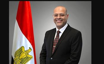   وزير العمل يهنئ قداسة البابا تواضروس الثاني بعيد الميلاد المجيد