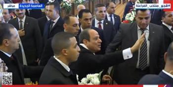   الأقباط يهتفون: "بنحبك يا ريس" خلال احتفالات عيد الميلاد