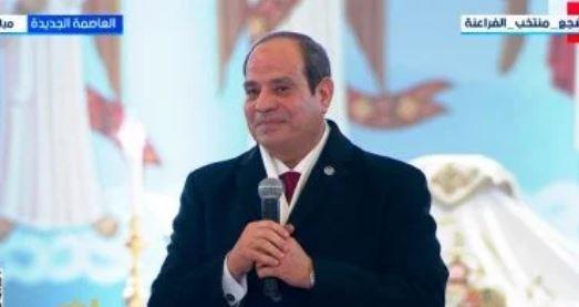السيسي : "أهنئ قداسة البابا وأهلنا الأقباط وكل المصريين"
