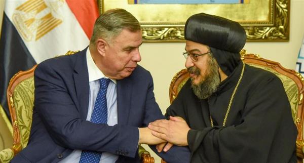 محافظ الإسكندرية يهنئ الطوائف القبطية بعيد الميلاد المجيد