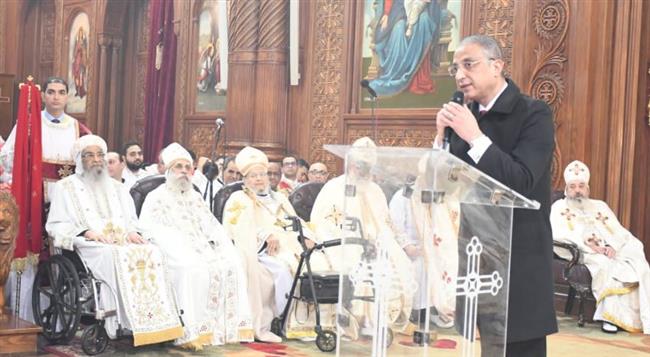 محافظ الفيوم يزور الكنائس لتقديم التهنئة للإخوة الأقباط بعيد الميلاد المجيد 