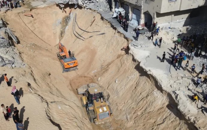 القسام والصليب الأحمر يواصلان البحث عن جثة آخر محتجز إسرائيلي