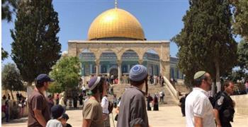 مستوطنون متطرفون يقتحمون المسجد الأقصى