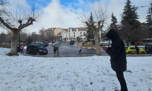 بين بياض الثلوج ونقاء الهواء تبقى جبال الأطلس المتوسط واحدة من أجمل مناطق المغرب