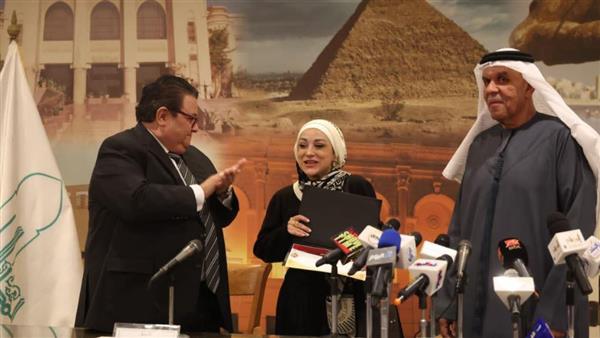 تكريم الفائزين بمسابقة الهوية البصرية للمسرح العربي